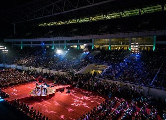 Nick Vujičić govorio o Bogu pred 25.000 Vijetnamaca